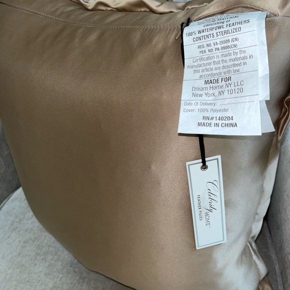 1-NWT CELEBRITY HOME MARBLED DECORATIVE PILLOWS (Read description for details) - Picture 17 of 17